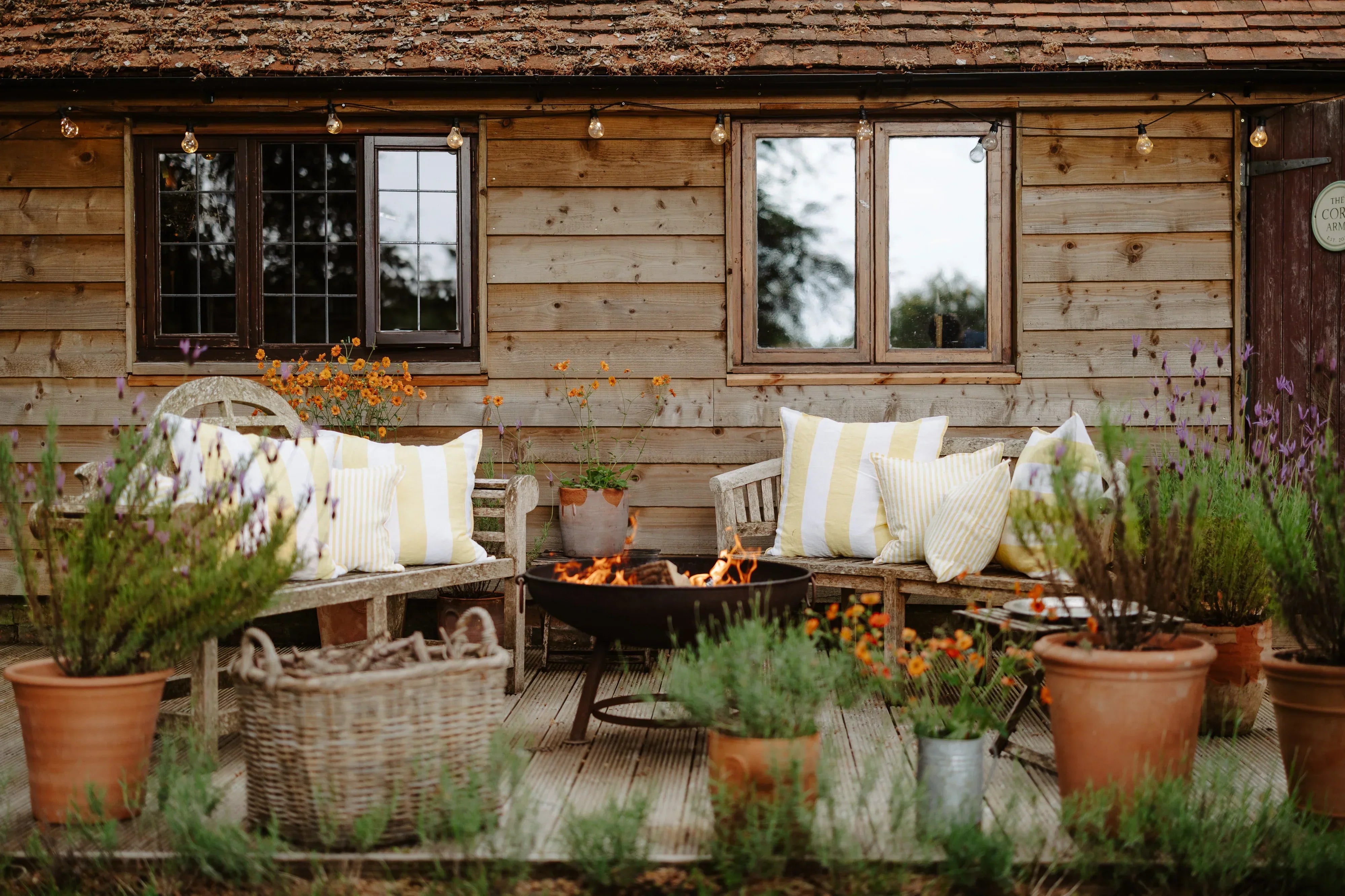 Garden Gatherings: Keeping Guests Cosy on Cooler Evenings
